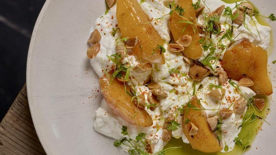 El verano era esto: así utilizan los chefs el melocotón (y otras frutas de hueso)