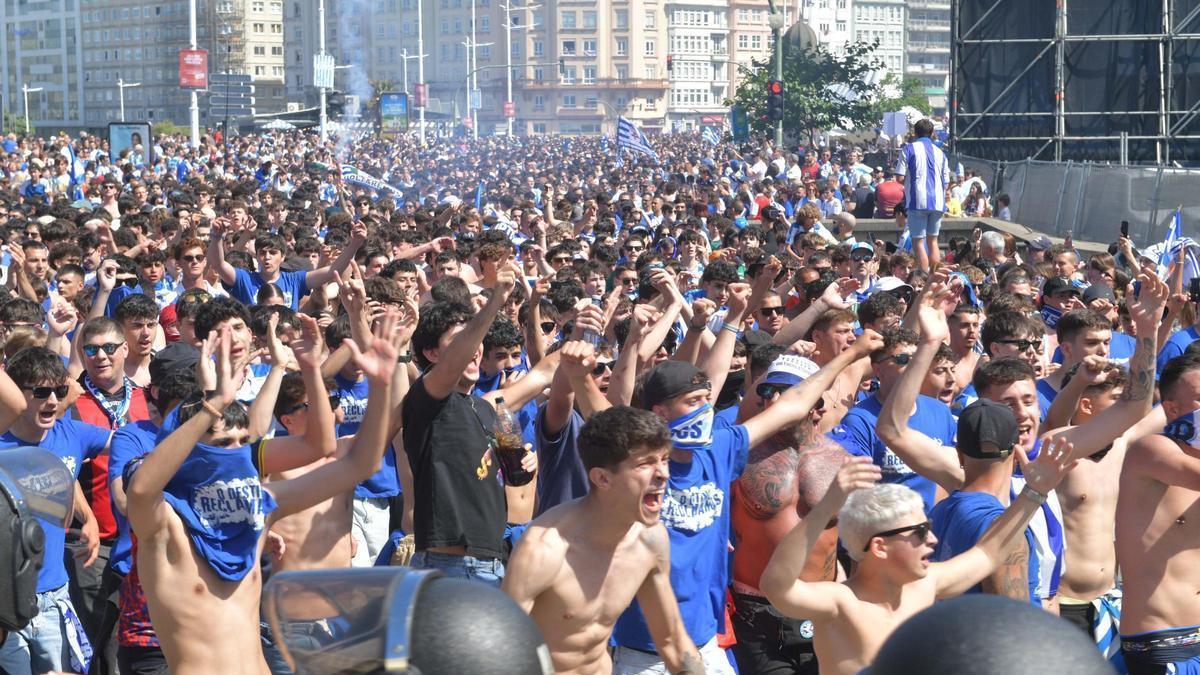 Llegada del Deportivo a Riazor para el partido ante Las Palmas