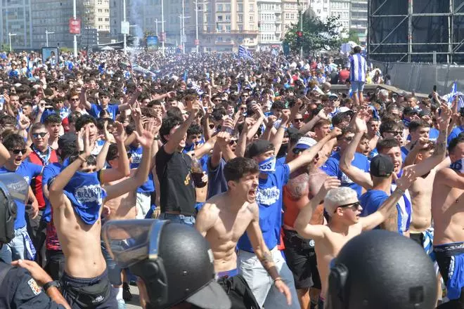 Llegada del Deportivo a Riazor para el partido ante Las Palmas