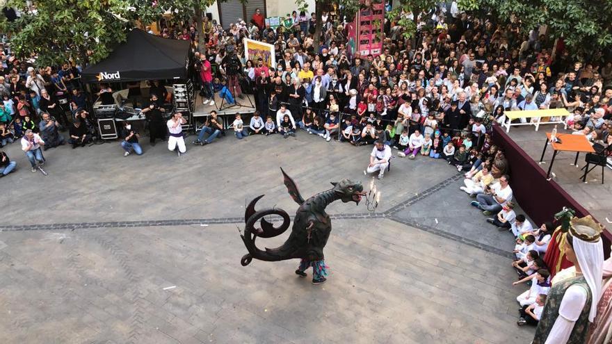 El ball del Drac al mig de la plaça