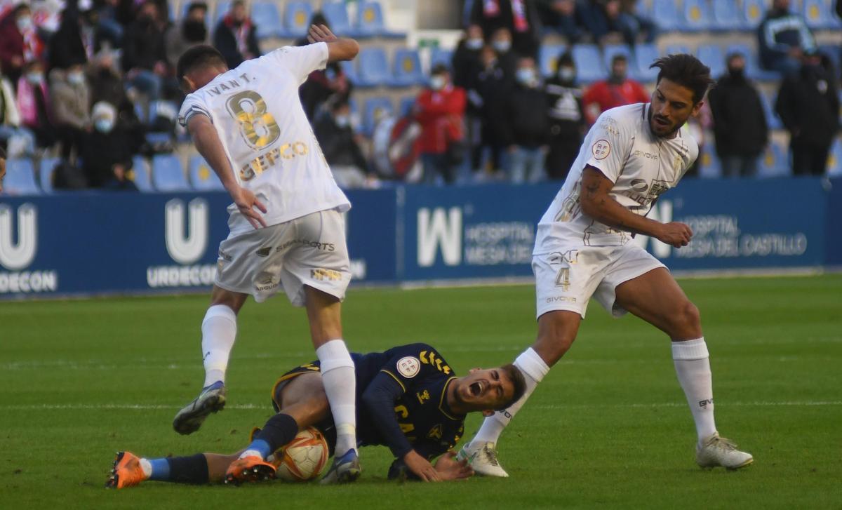 El UCAM Murcia recupera la sonrisa a costa del Algeciras (2-0) El UCAM Murcia recupera la sonrisa a costa del Algeciras (2-0)
