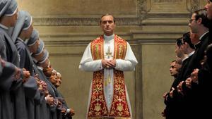 Jude Law, en la primera  temporada de la serie ’The Young Pope’.