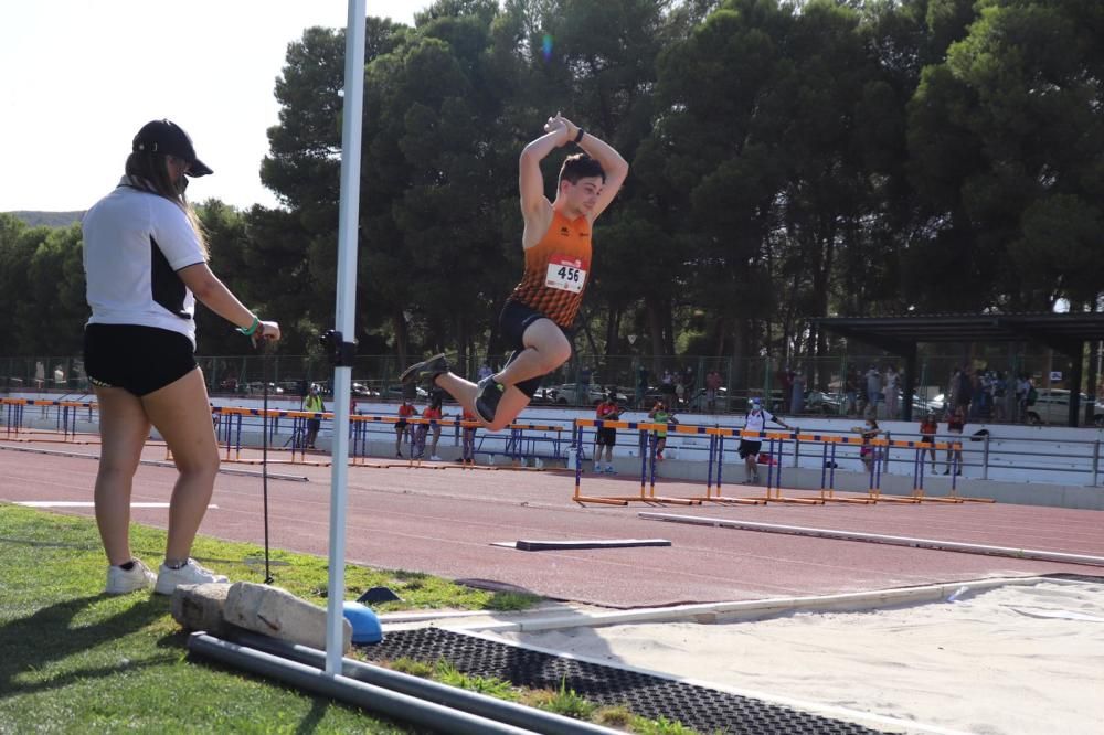 Control federativo de atletismo en Yecla