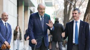 El rey Juan Carlos llega a Madrid para asistir a la boda del alcalde Martínez-Almeida