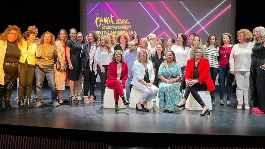 Imagen de las premiadas y participantes en la primera edición de Tanit Ibiza Awards. | TANIT