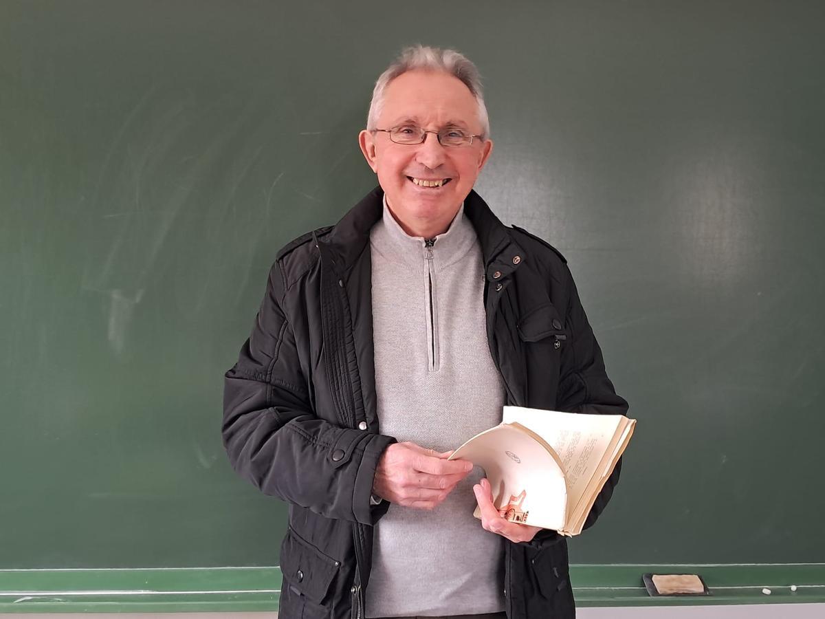 Juan Villar Caño, profesor de instituto desde 1983.