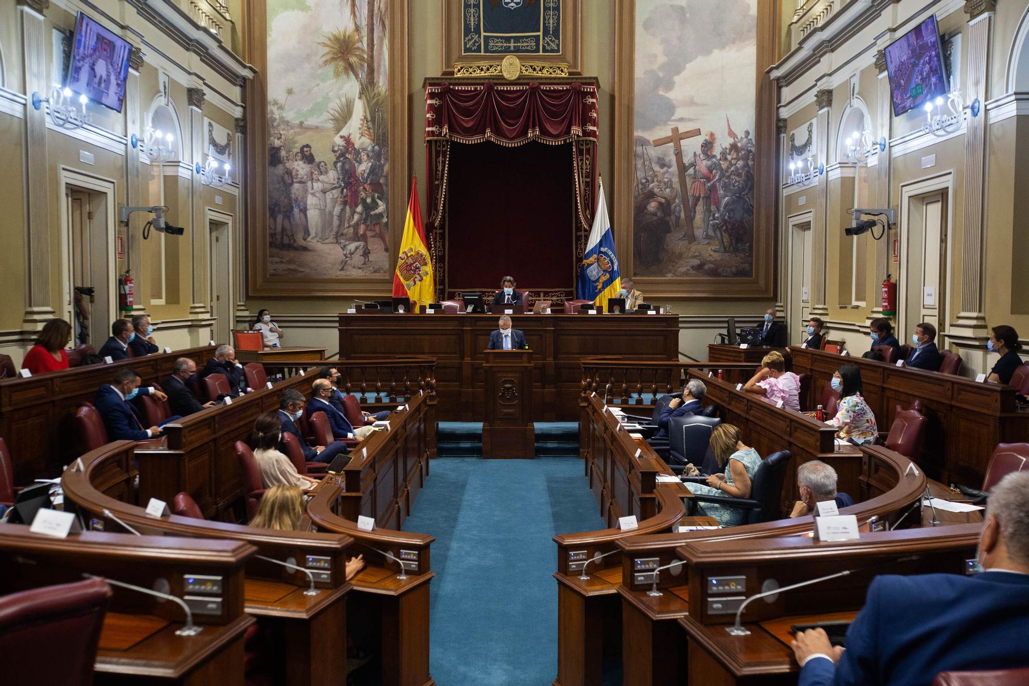 Pleno del Parlamento de Canarias