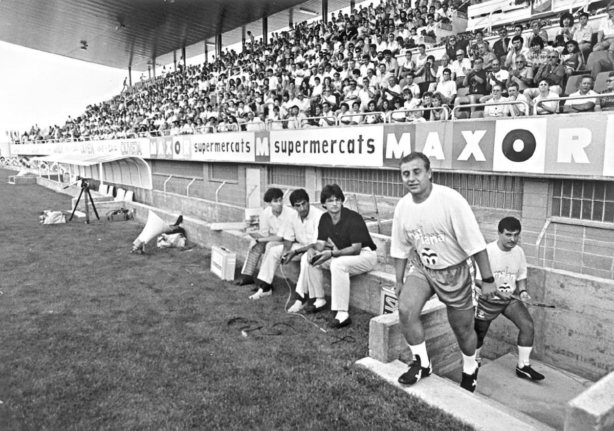 Jordi Gonzalvo amb Nitus Santos, a Vilatenim, el dia de la presentació de la temporada 1988-1989.