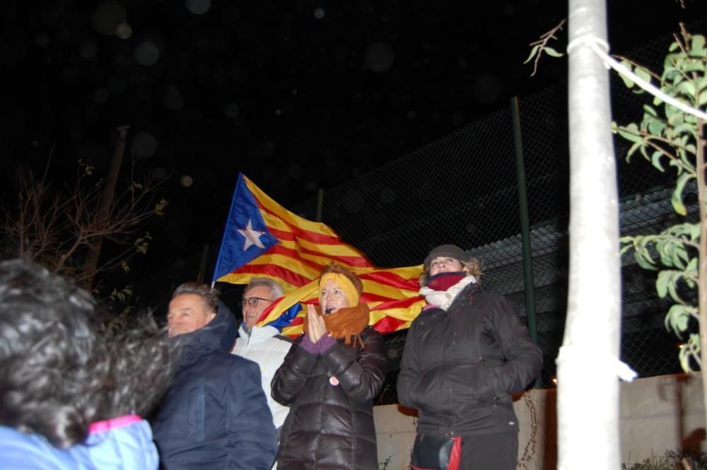 Divendres al Puig de les Basses de Figueres per desitjar «bona nit» a Dolors Bassa