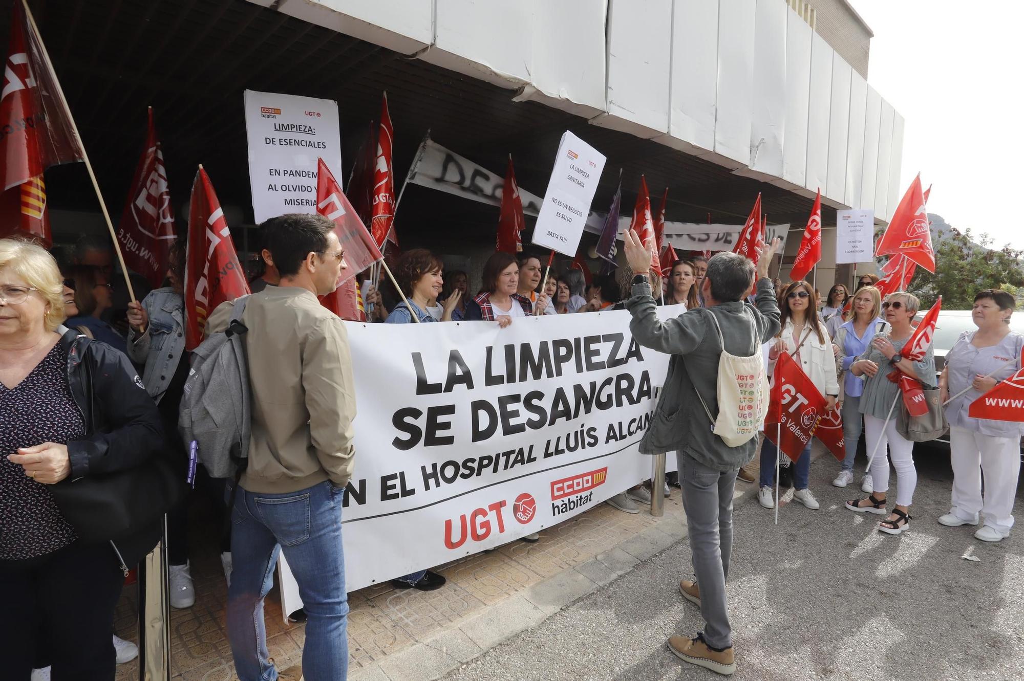 Las limpiadoras del Lluís Alcanyís denuncian el deterioro del servicio