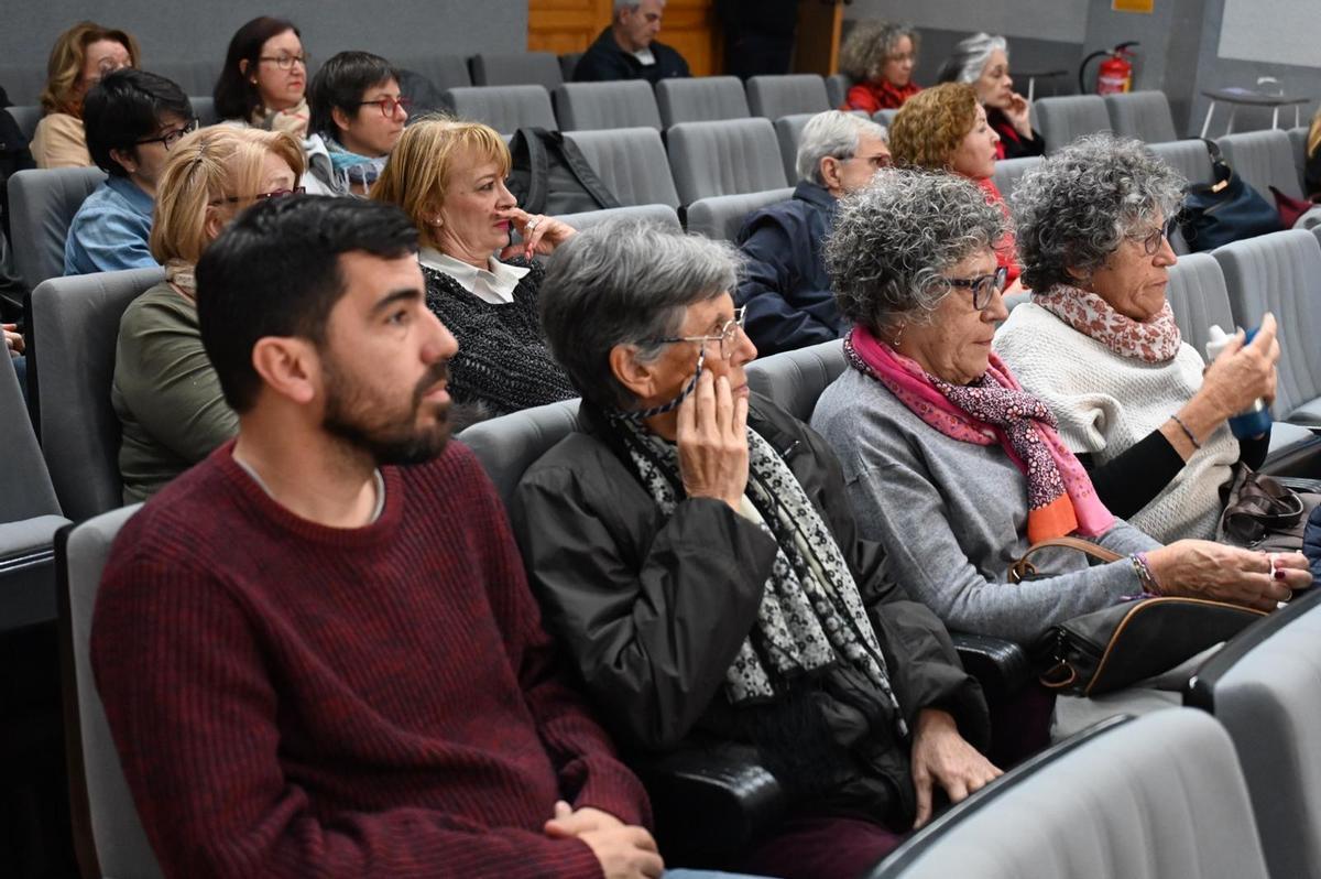 Público asistente a la proyección del capítulo final del documental