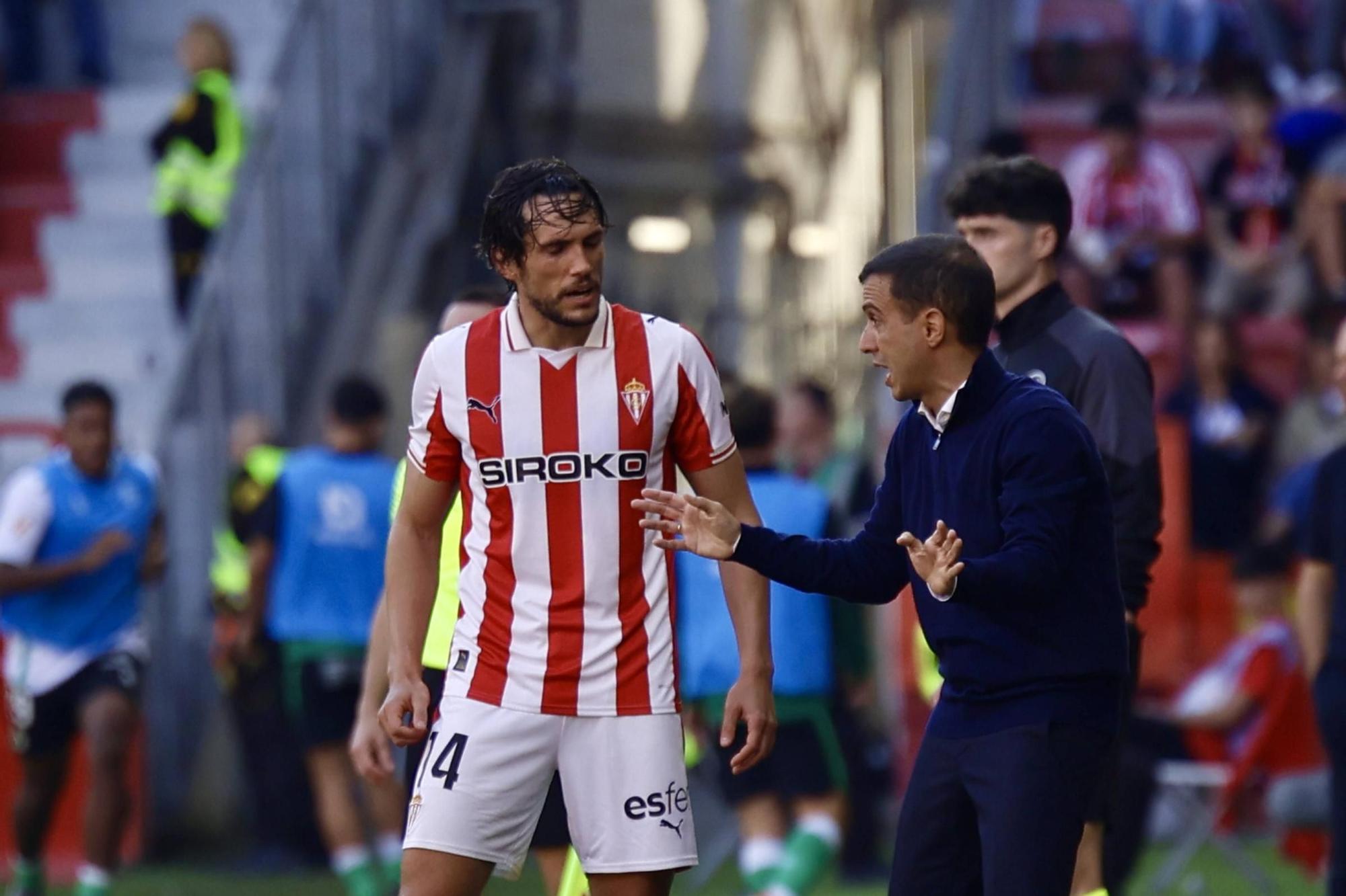EN IMÁGENES: El partido del Sporting- Racing de Santander en El Molinón