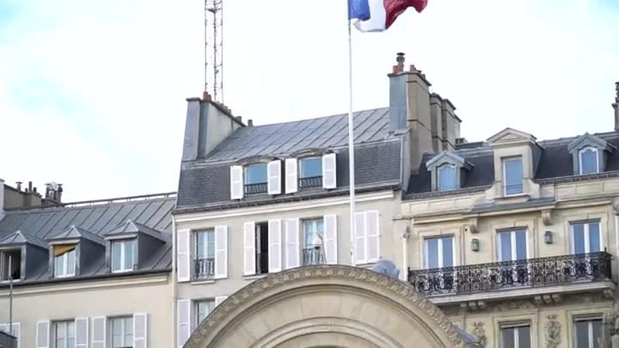 Macron y Sánchez se reunen en París.