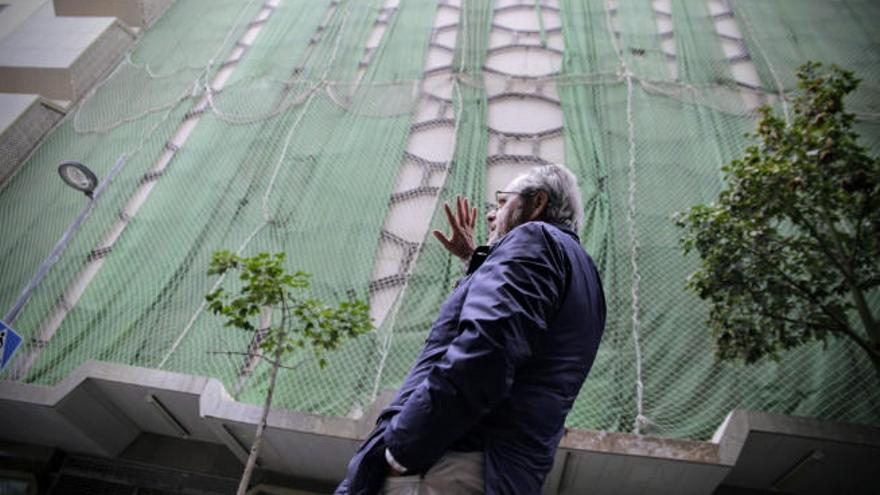 El arquitecto Juan Carlos Piñeiro ante el futuro hotel.