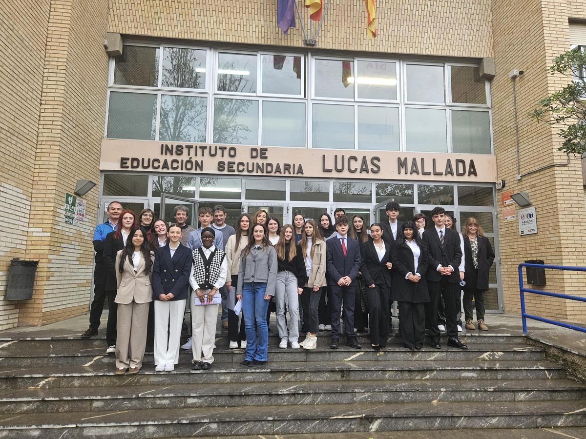 El IES Lucas Mallada debatirá sobre la salud mental de los jóvenes en su VI Torneo escolar de debate