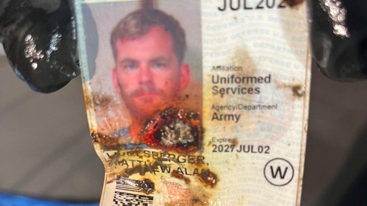 Documento de identidad de Matthew Livelsberger, el militar de EEUU que explosionó un vehículo ante el hotel Trump de Las Vegas el 1 de enero de 2025