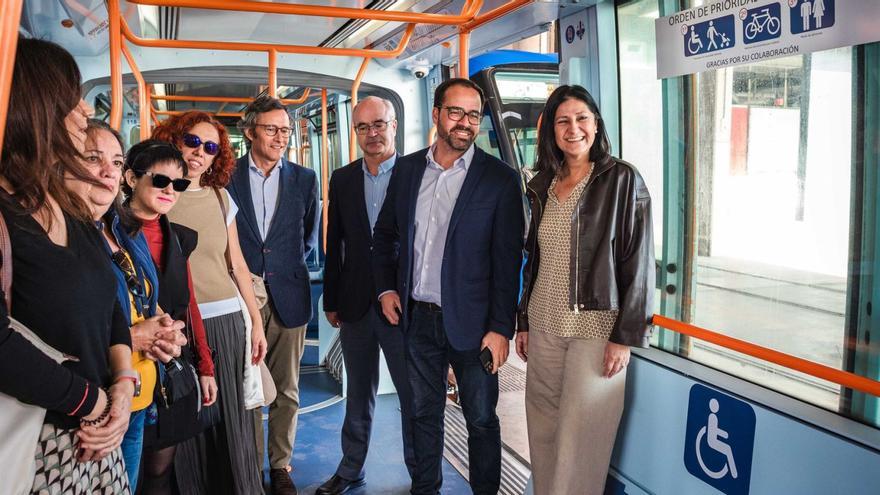 El tranvía de Tenerife se adapta para las personas con movilidad reducida