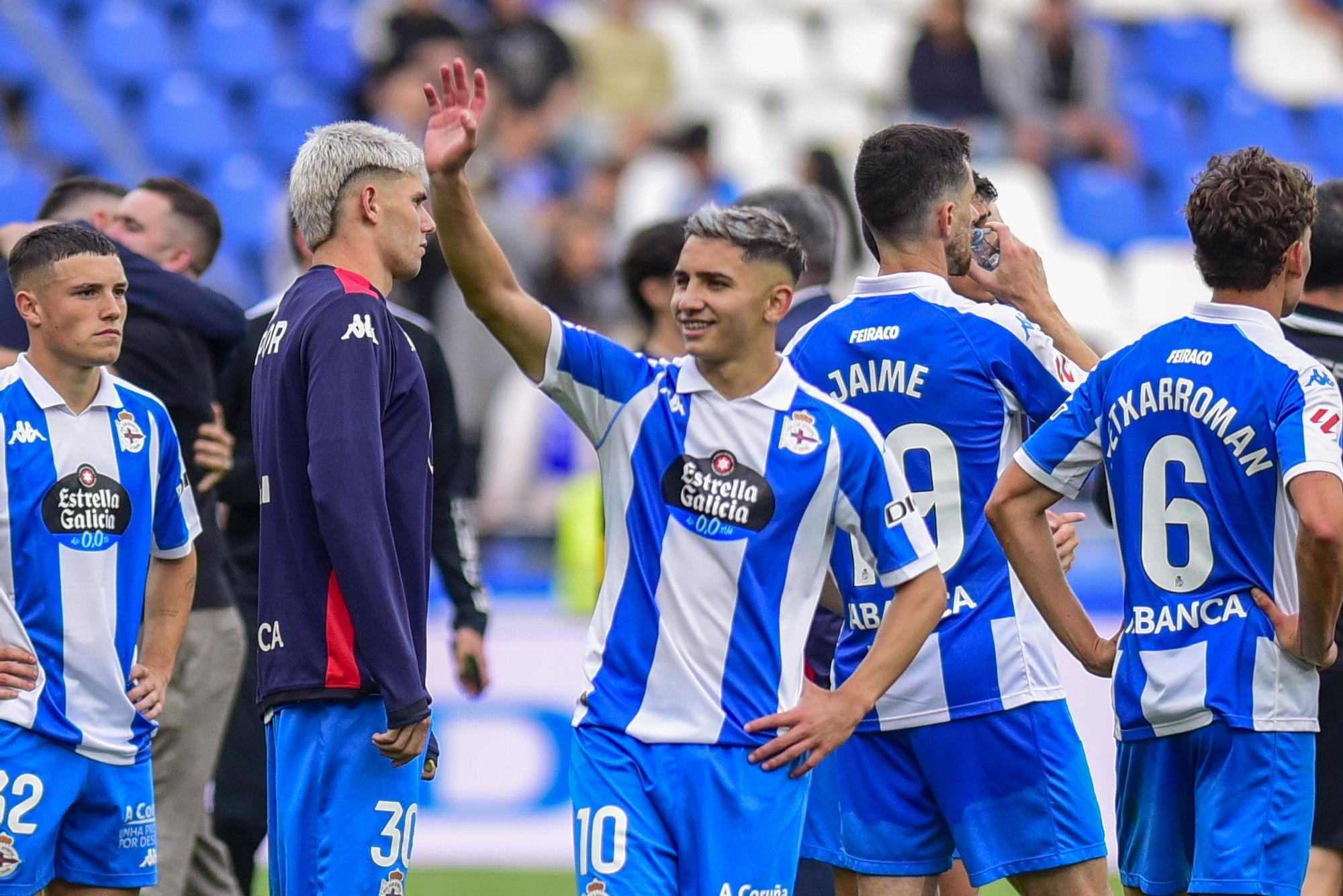 El Dépor cae goleado (0-4) por el Elche para cerrar la temporada 2025-25 en Riazor