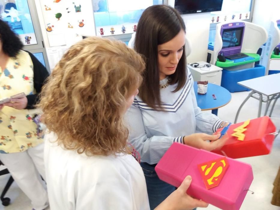 Sueros de superhéroes para los niños ingresados en el hospital Santa Lucía