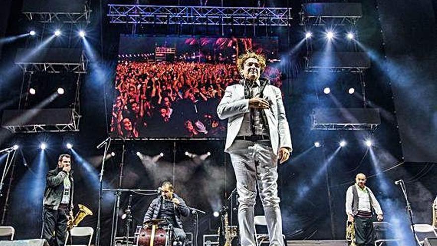 Goran Bregovic, el pasado viernes, en el Escenario Manrique de la playa de El Reducto, en Arrecife.