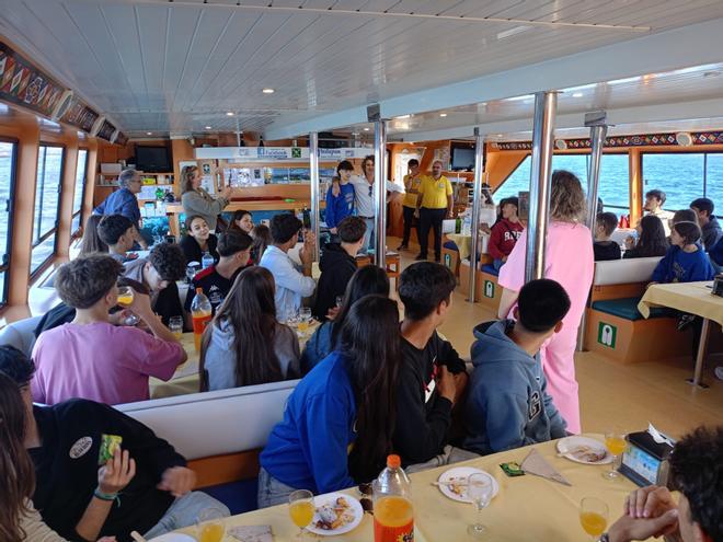 Catamaranes al sol en el puente del 1 de mayo y el Día de la Madre