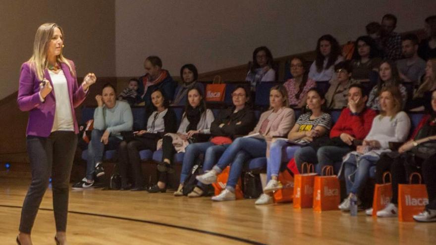 Lucía Galán, ayer, en el auditorio Príncipe Felipe.