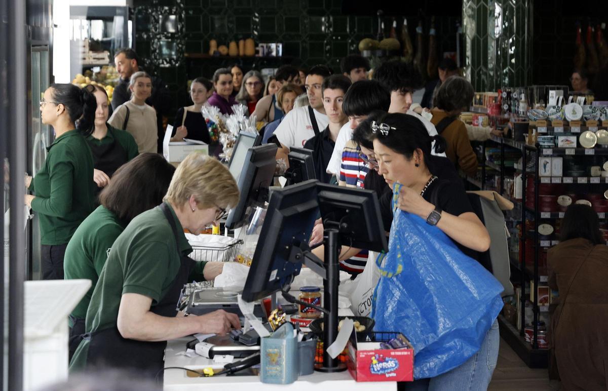 Del Clínico a Lavacolla: así se ha vivido el apagón en Santiago Del Clínico a Lavacolla: así se ha vivido el apagón en Santiago