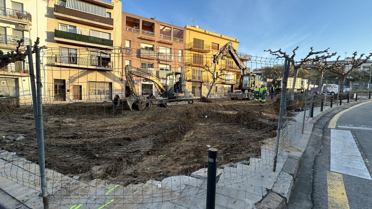 Inici dels treballs a la plaça Pep Ventura.