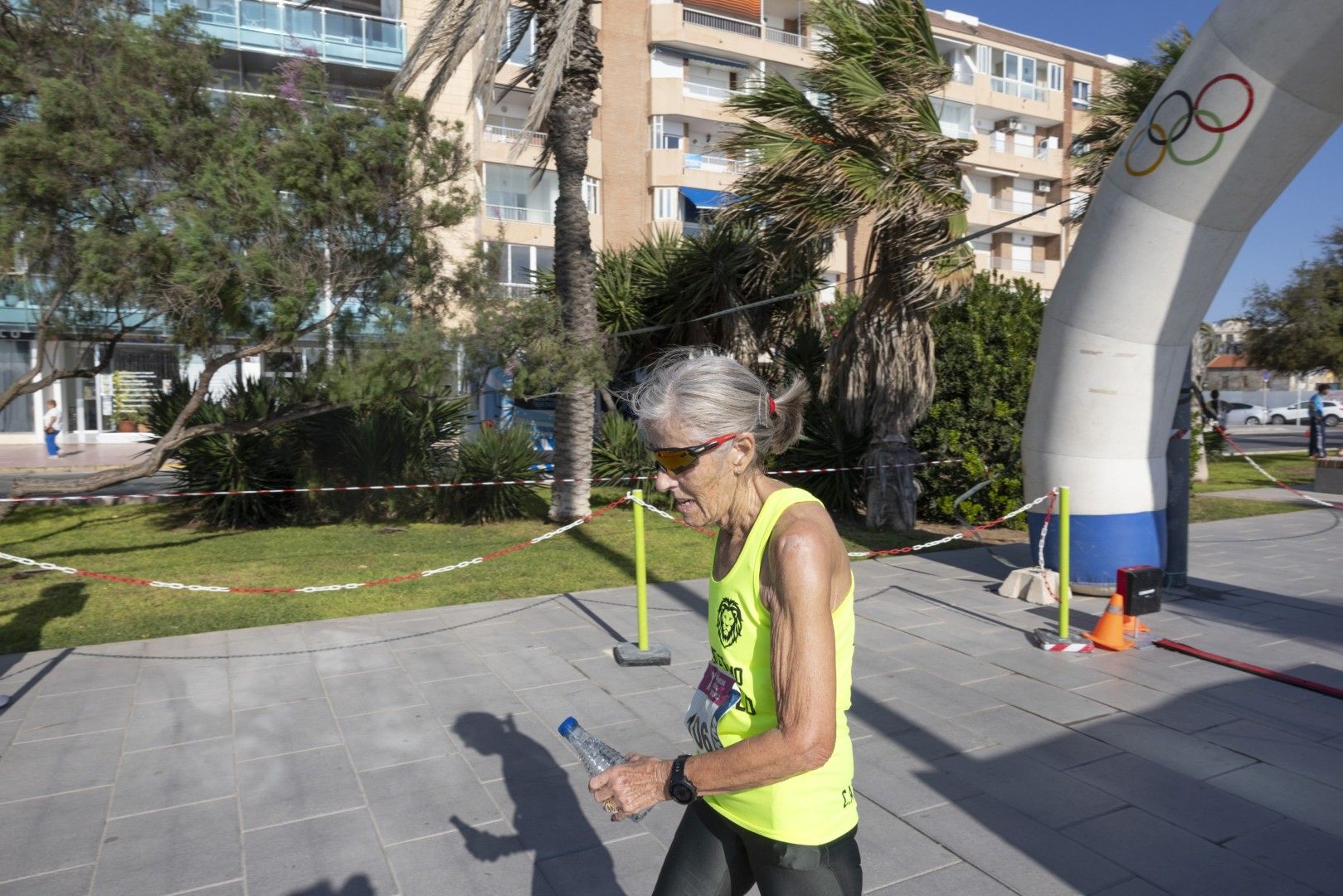 Así fue en imágenes una nueva edición de la carrera solidaria de AFA Torrevieja