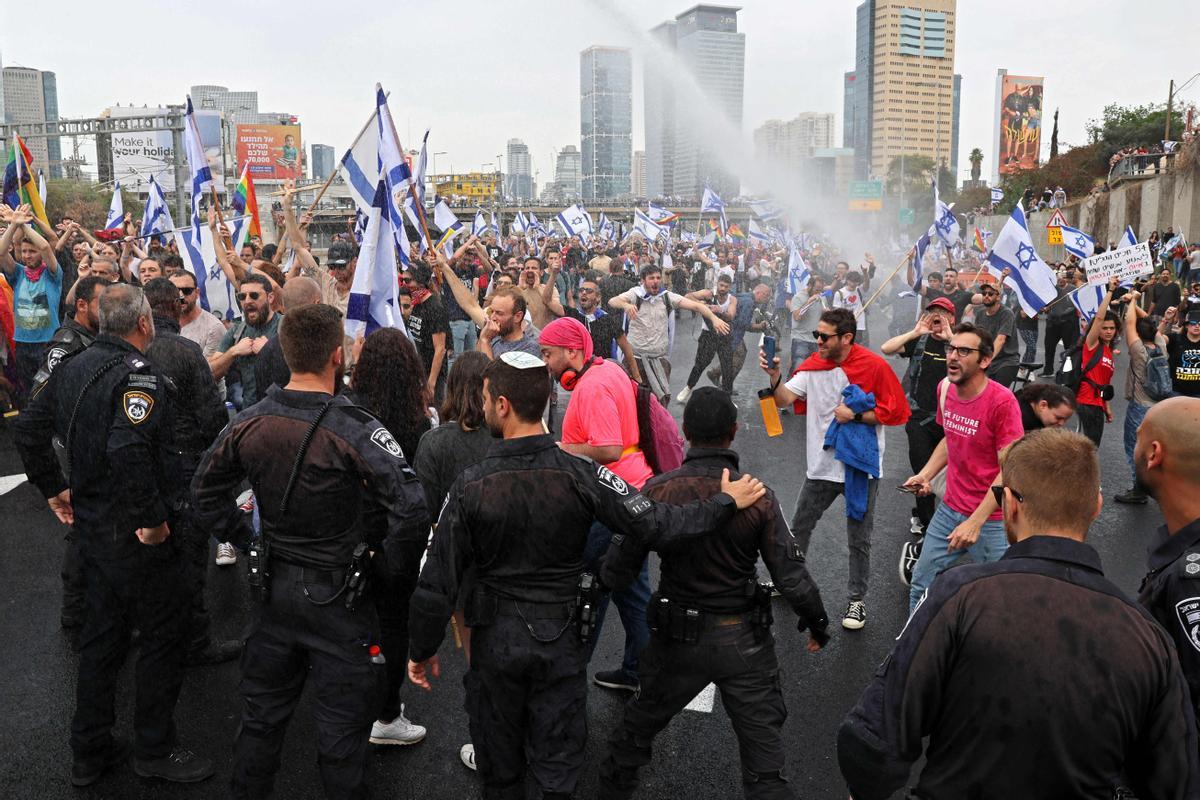 Manifestaciones en Tel Aviv contra las controvertidas reformas legales que promociona el gobierno de extrema derecha del país