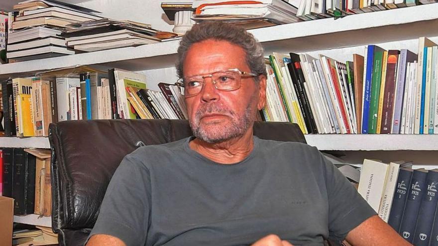 El poeta canario Lázaro Santana.