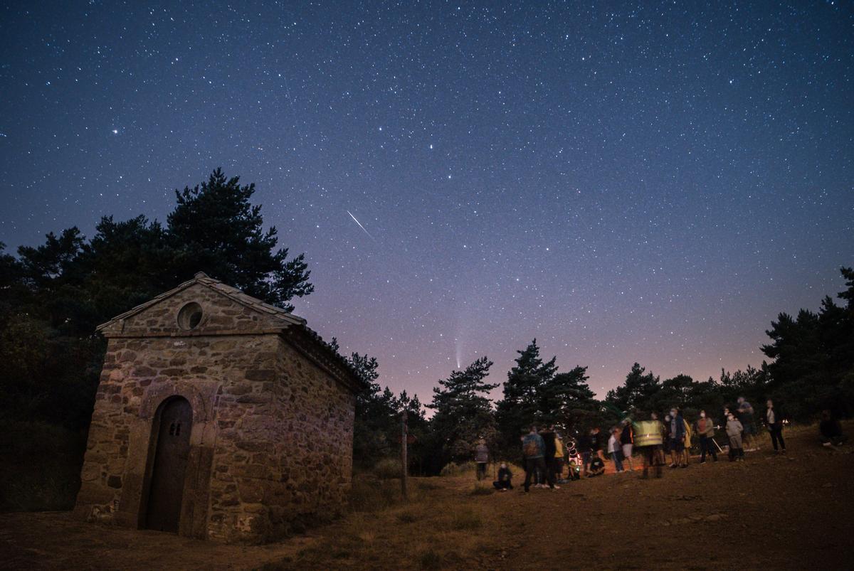 Observación de la lluvia de Perseidas en el Parc Astronòmic Muntanyes de Prades, el epicentro en Catalunya de la observación del eclipse del próximo 12 de agosto.
