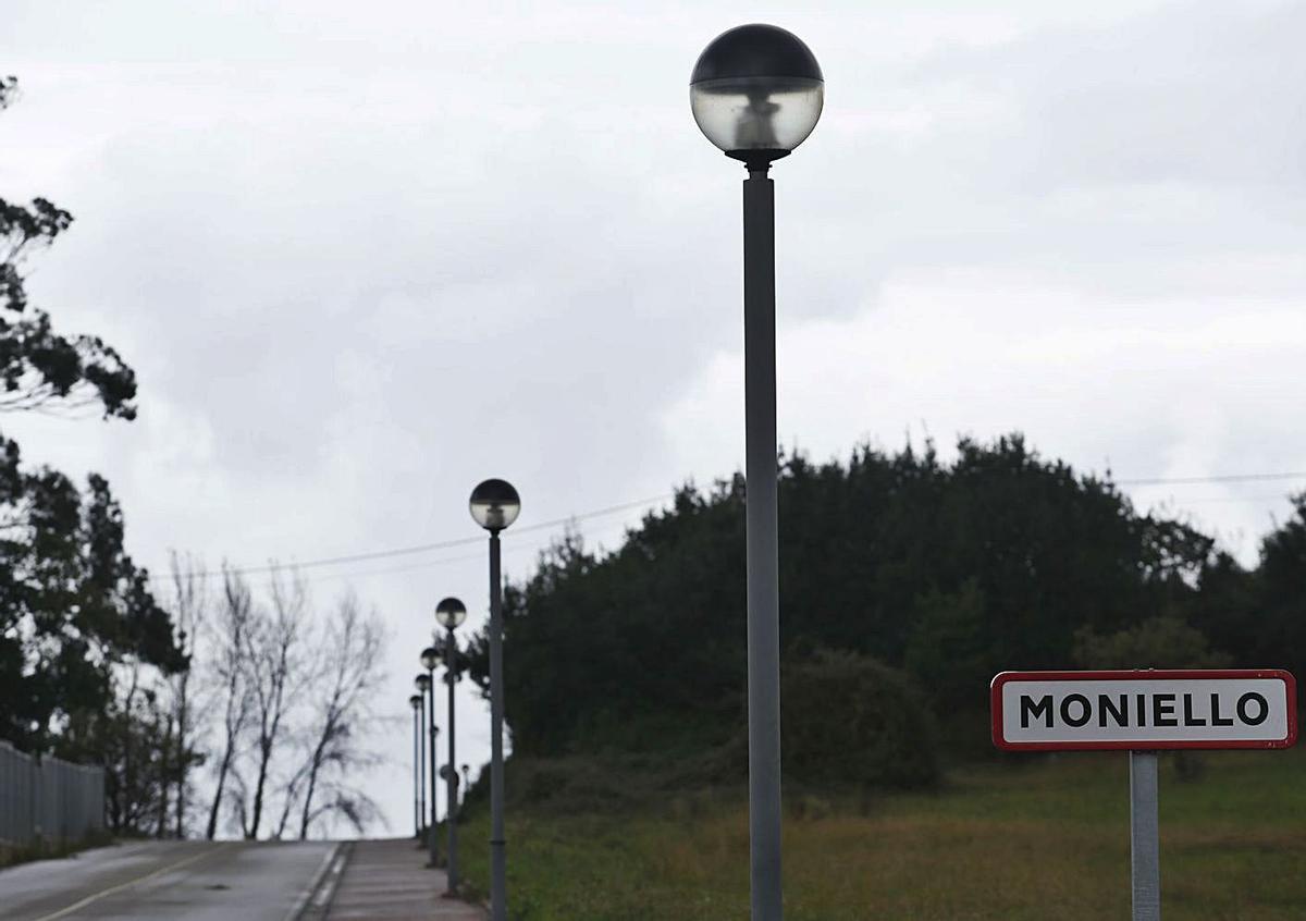 Carretera de entrada a Moniello. | Mara Villamuza