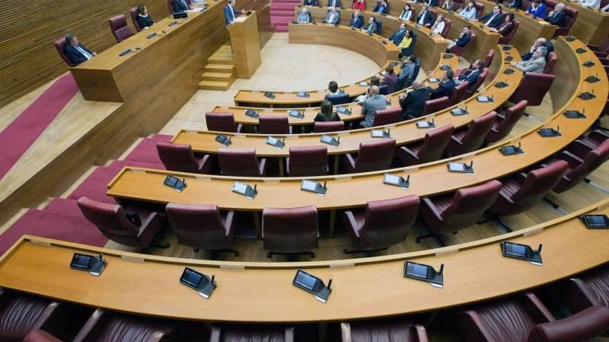 Les Corts piden reunirse con Montoro para que dé más recursos a la Comunitat