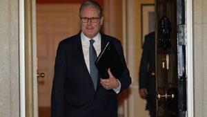 Els ministres laboristes recolzen Starmer davant la pressió perquè dimiteixi