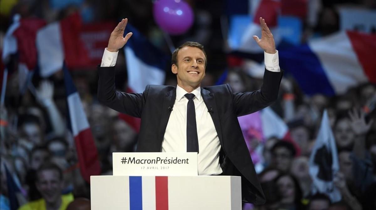 Macron gesticula durante su discurso en el mitin de Bercy, en París, el 17 de abril.