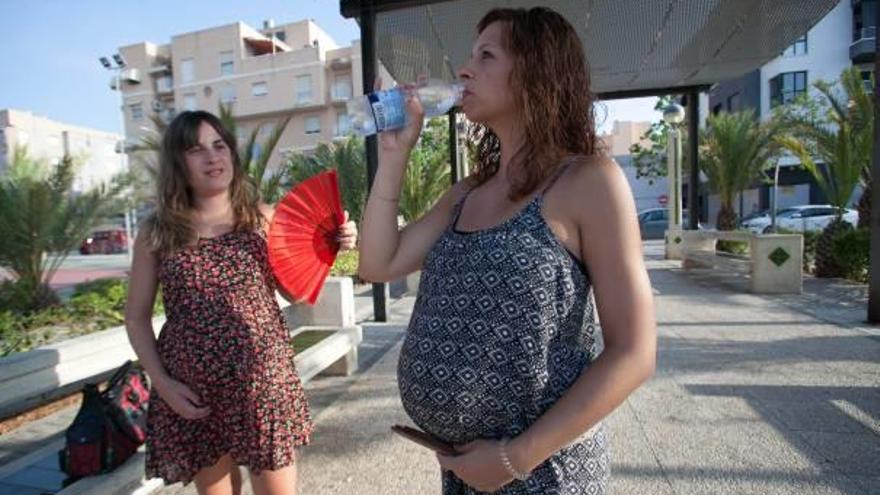 Dos embarazadas en el último trimestre de gestación.