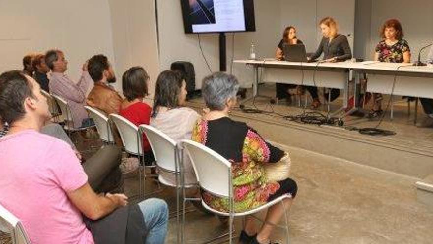 Presentación del estudio anoche en Sa Nostra Sala.