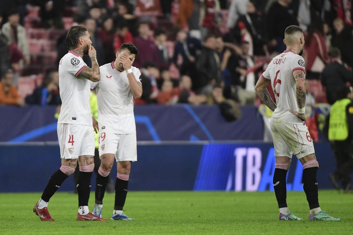 Sevilla - PSV | El gol en propia puerta de Gudelj