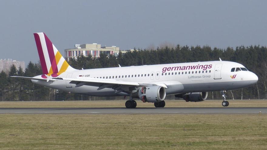 Imagen de un Airbus A320 de la aerolínea Germanwings como el accidentado.