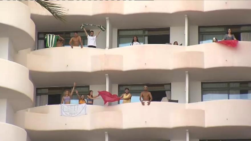 Estudiantes gallegas confinadas en Mallorca: &quot;Nosotras no hemos ido a ninguna fiesta&quot;