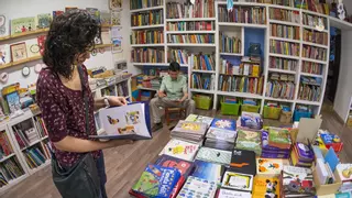 El Gremi de Llibreters denuncia competencia desleal y malas prácticas en el canje del vale escolar