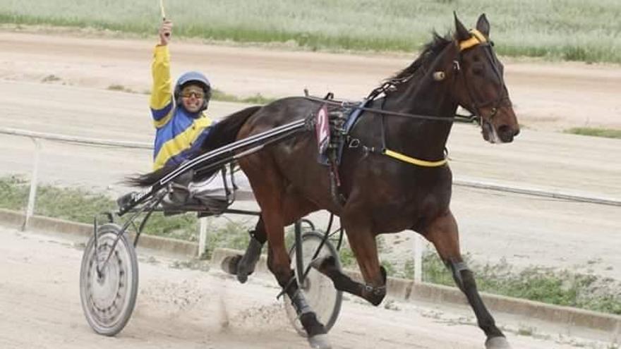 Ted de la Rive en una de sus victorias en Manacor con Colau MartÃ­.