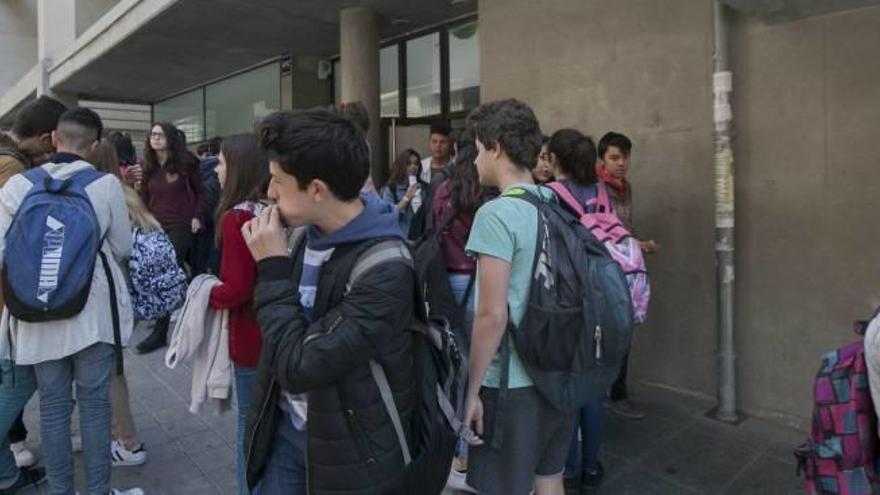 Los estudiantes secundan al  50% el paro contra la Lomce