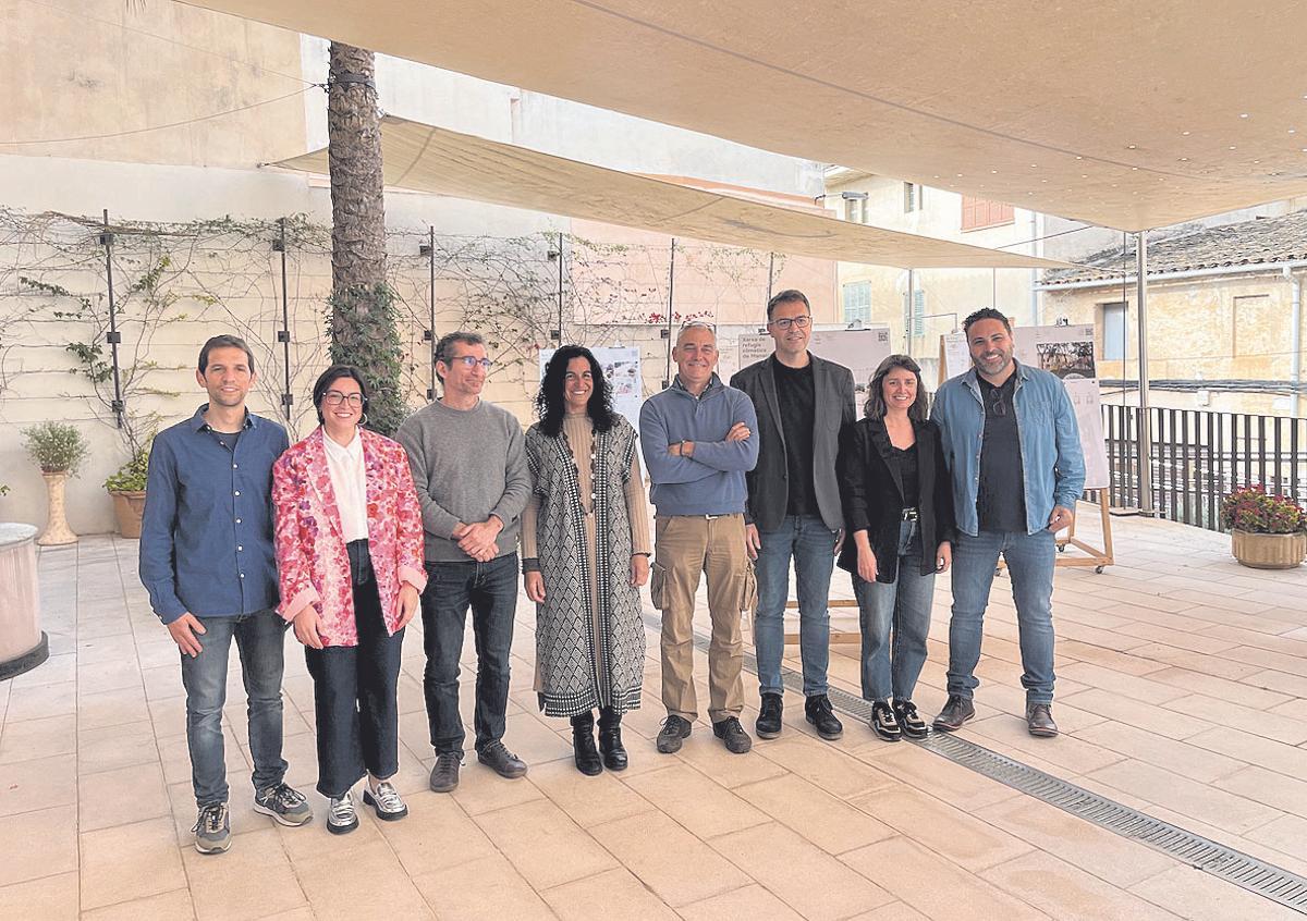 Ayer, profesores, arquitectos y estudiosos se reunieron en la Institució Alcover de Manacor.