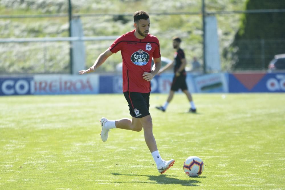 Entrenamiento del Deportivo a una semana del debut