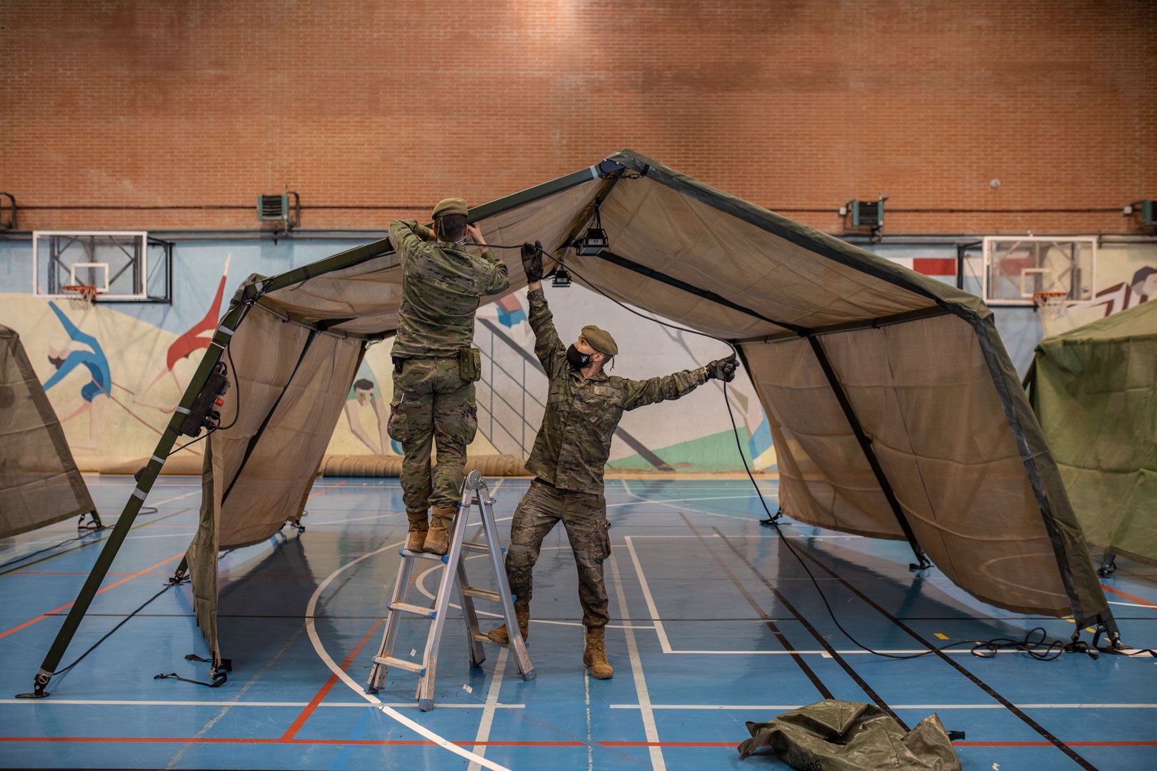 GALERÍA| Preparativos del cribado de Santa Elena en la ciudad deportiva, en Zamora capital