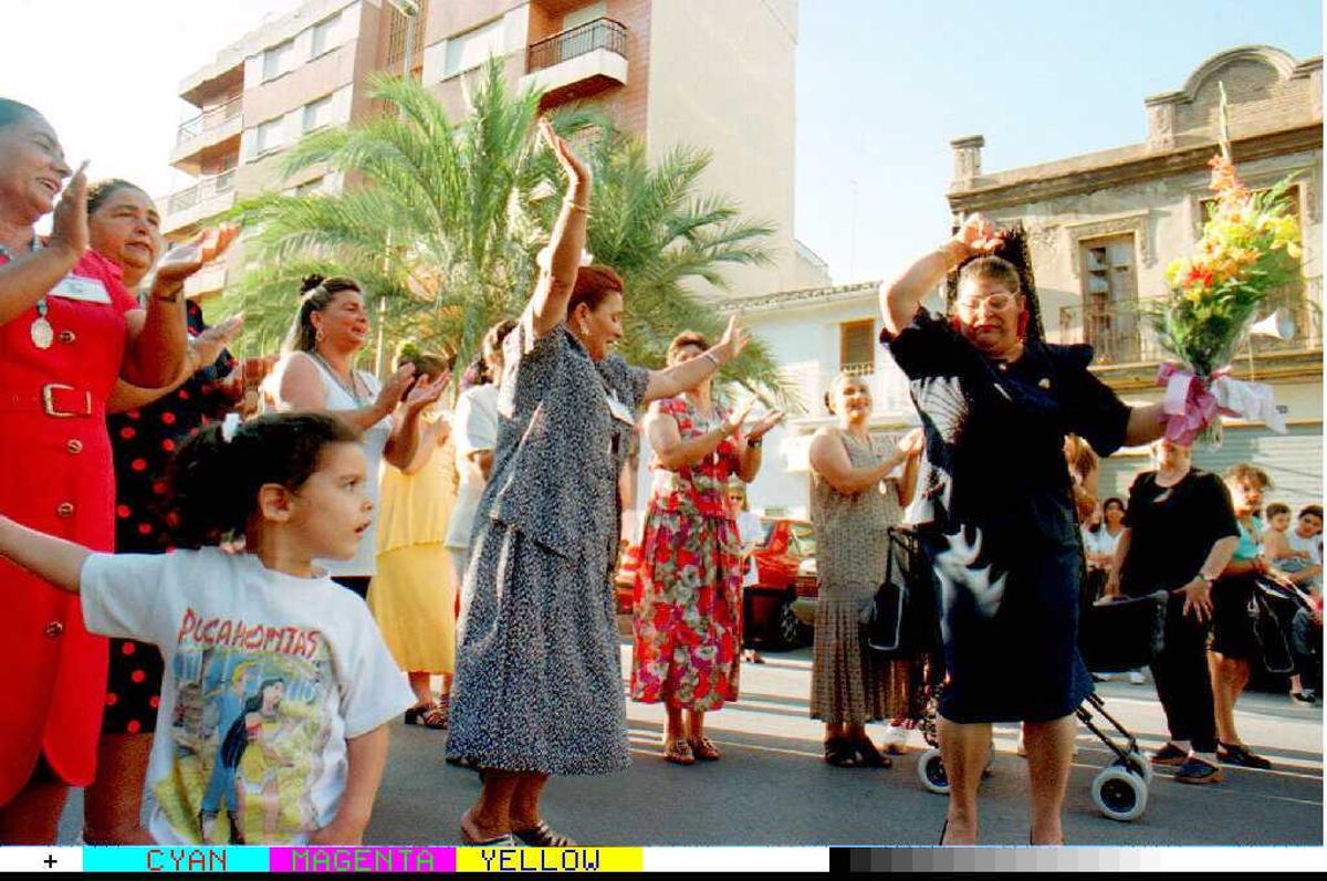 Celebración de la Majari Calí, en 1996. Celebración de la Majari Calí, en 1996.