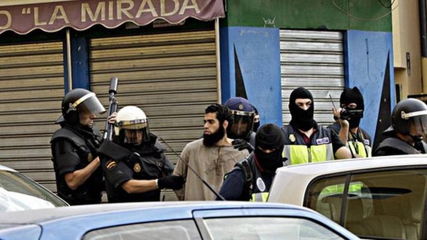 El hermano de un exlegionario dirigía la célula del EI en Melilla