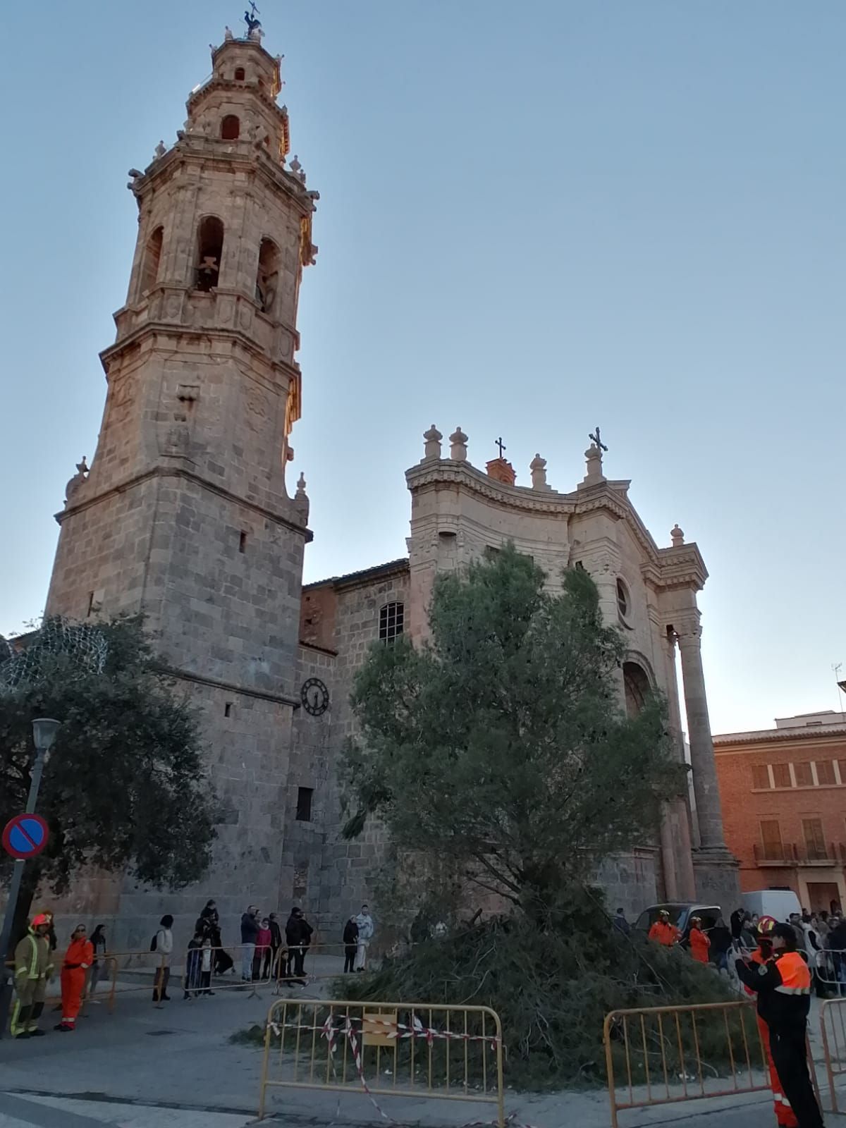 La Vall recupera su multitudinario pasacalle de Sant Antoni